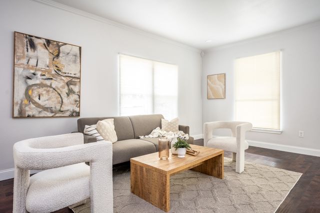 527 S Clinton Avenue, Dallas, TX 75208