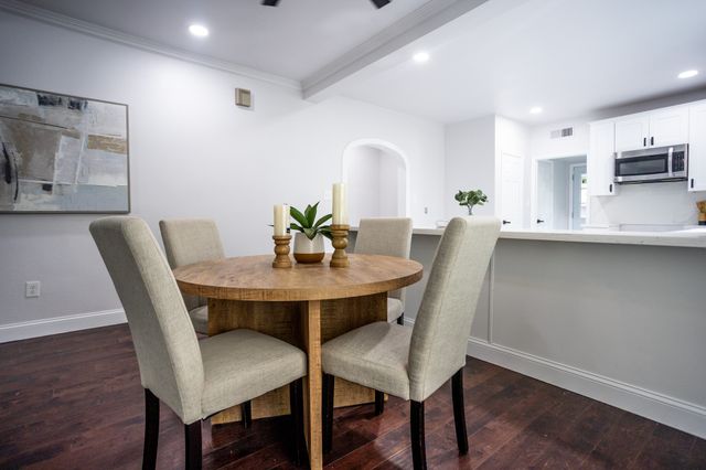 527 S Clinton Avenue, Dallas, TX 75208