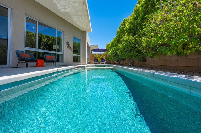 4270 Amber Lane, Palm Springs, CA 92262