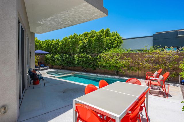 4270 Amber Lane, Palm Springs, CA 92262