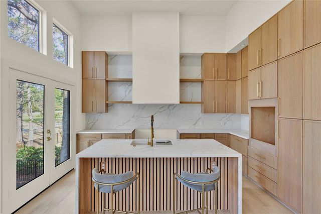 20 Buttonbush Ct, The Woodlands, TX 77380