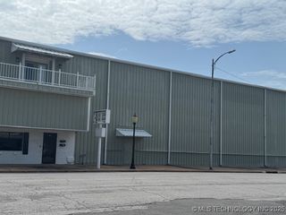 223 S Main Street, Wagoner, OK 74467