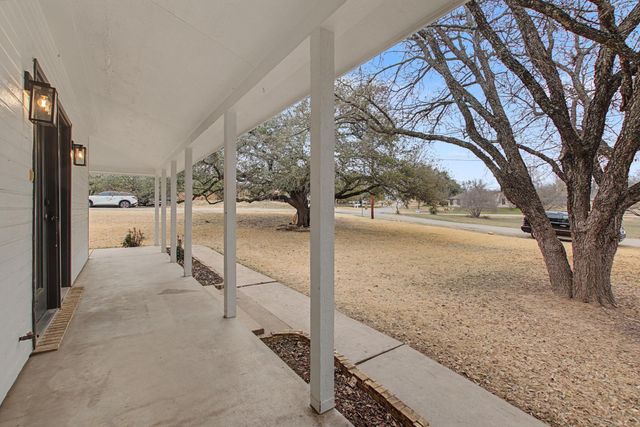 4308 Mountain View DR, Kingsland, TX 78639