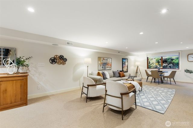 2017 36th Avenue W, Seattle, WA 98199