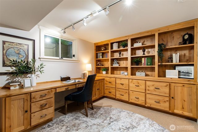 2017 36th Avenue W, Seattle, WA 98199