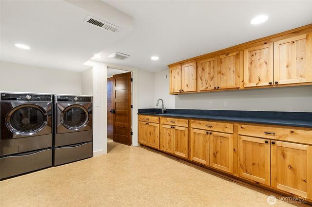 2017 36th Avenue W, Seattle, WA 98199