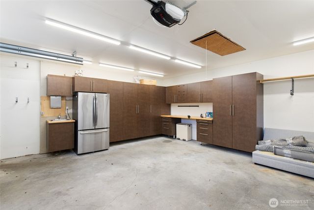 2017 36th Avenue W, Seattle, WA 98199