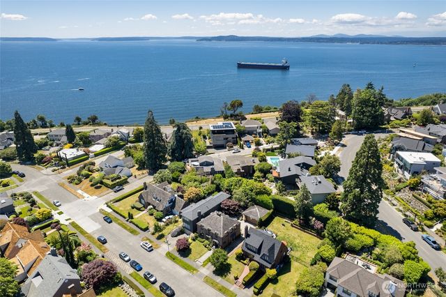 2017 36th Avenue W, Seattle, WA 98199