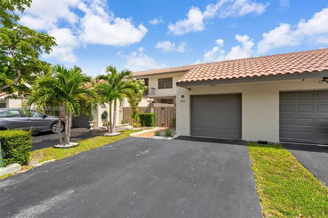 683 NE 206th Terrace, Miami, FL 33179