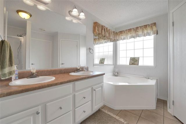 10145 N 2116 Circle, Foss Lake, OK 73626