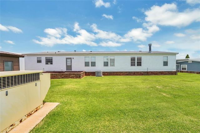 10145 N 2116 Circle, Foss Lake, OK 73626