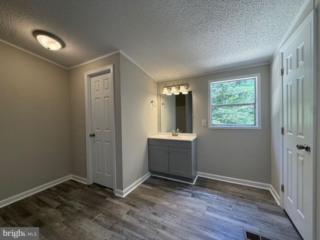 34112 INDIANTOWN RD, Locust Grove, VA 22508