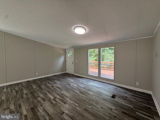 34112 INDIANTOWN RD, Locust Grove, VA 22508