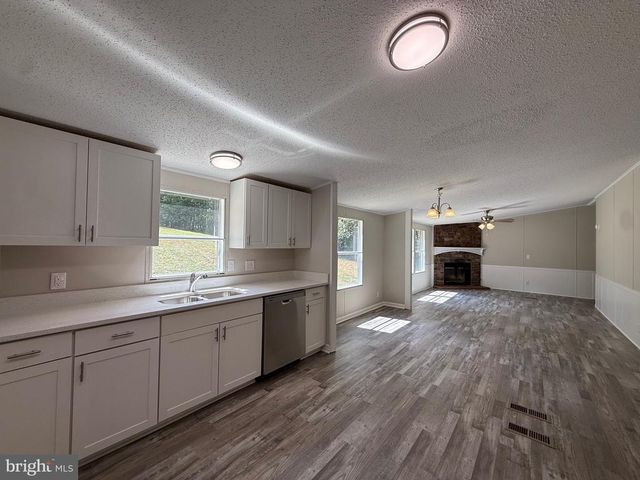 34112 INDIANTOWN RD, Locust Grove, VA 22508