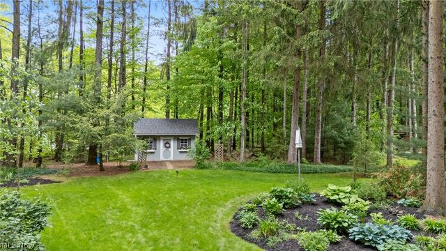 11635 Twin Mills Lane, Chardon, OH 44024