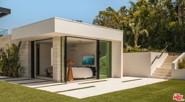 6889 Dume Drive, Malibu, CA 90265