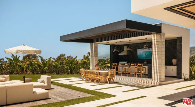 6889 Dume Drive, Malibu, CA 90265