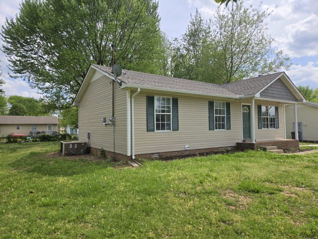 414 Pacific Ave, Oak Grove, KY 42262