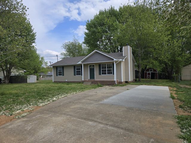 414 Pacific Ave, Oak Grove, KY 42262