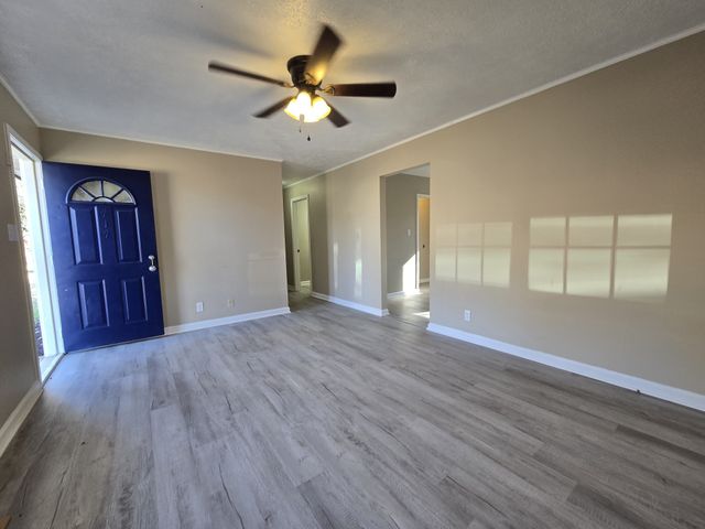 414 Pacific Ave, Oak Grove, KY 42262