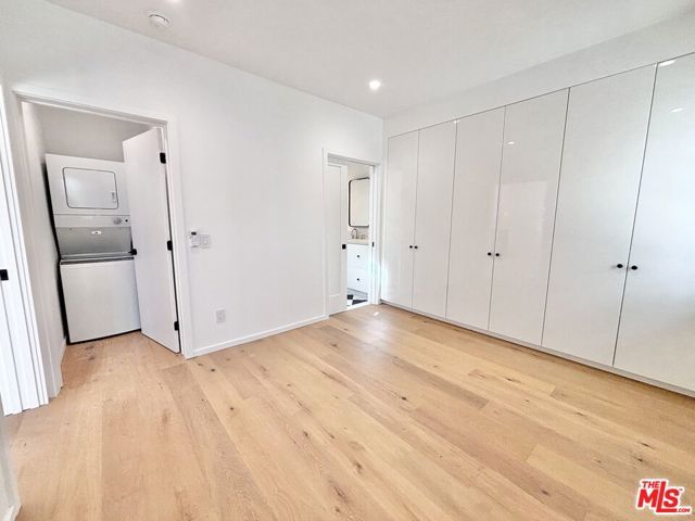 1979 Kenmore Avenue, Los Angeles, CA 90027