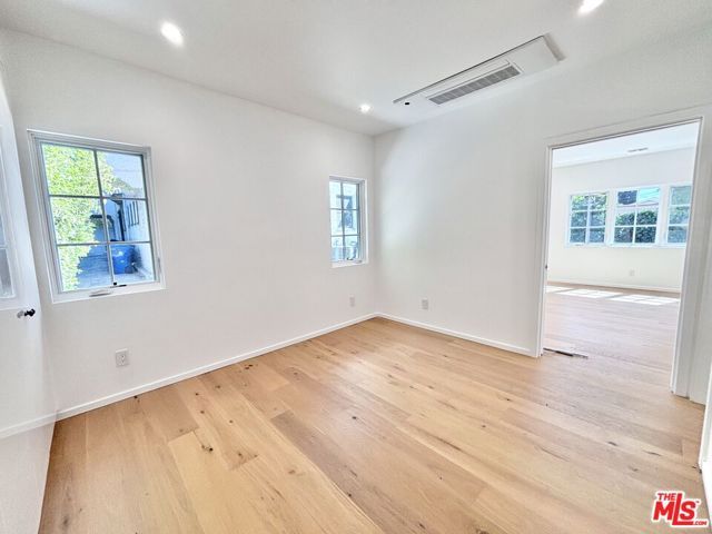 1979 Kenmore Avenue, Los Angeles, CA 90027