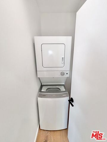 1979 Kenmore Avenue, Los Angeles, CA 90027