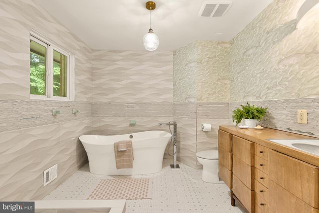 1840 PRIMROSE RD NW, Washington, DC 20012