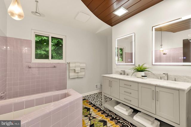 1840 PRIMROSE RD NW, Washington, DC 20012