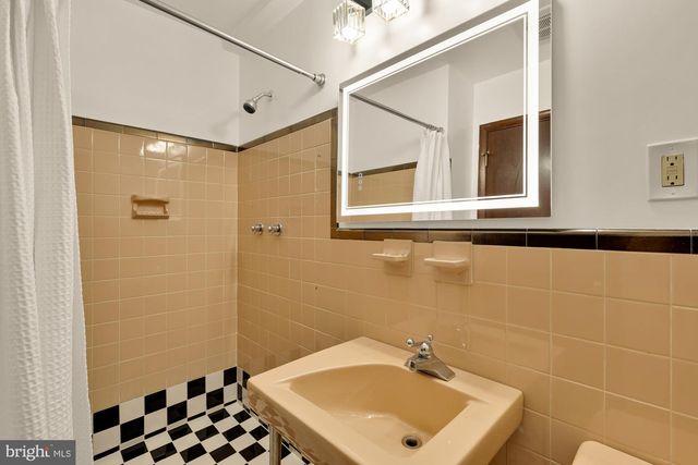 1840 PRIMROSE RD NW, Washington, DC 20012