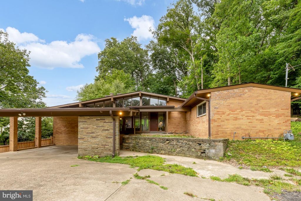 1840 PRIMROSE RD NW, Washington, DC 20012