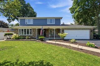 482 Royal Oaks Drive, Wood Dale, IL 60191