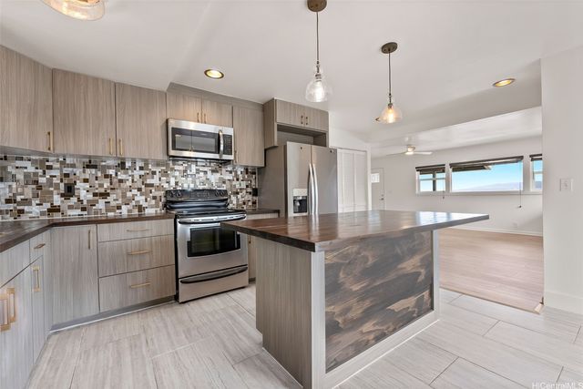 2118 Makanani Drive, Honolulu, HI 96817