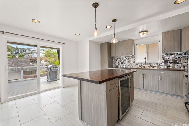 2118 Makanani Drive, Honolulu, HI 96817