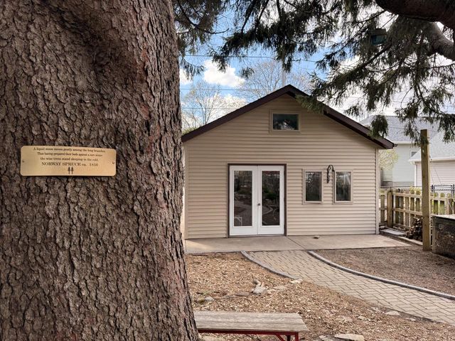 2615 Delaware AVENUE, Milwaukee, WI 53207