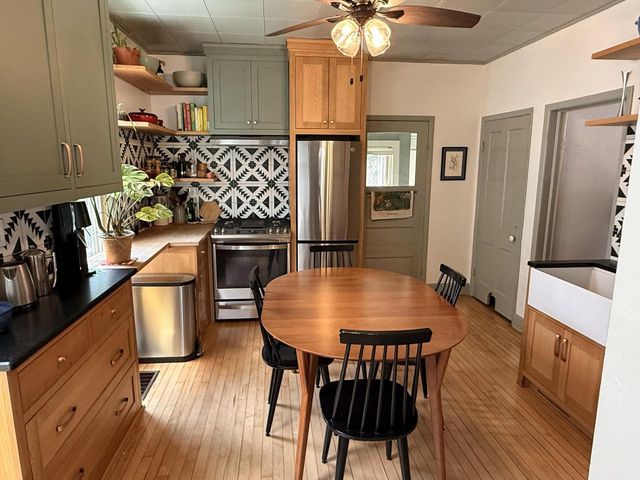 2615 Delaware AVENUE, Milwaukee, WI 53207
