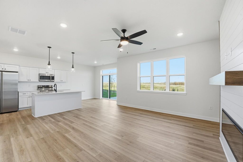 1347 Meadow Rose Place, Waukee, IA 50263