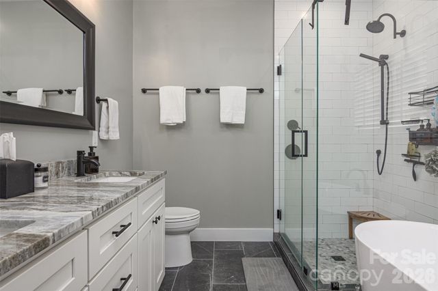 138 Olde Oak Way, Hendersonville, NC 28792