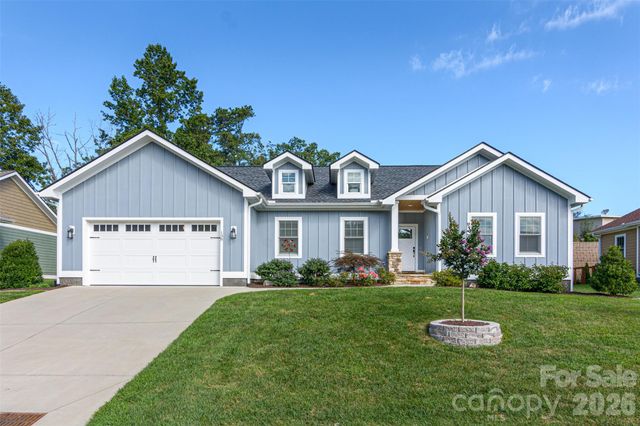 138 Olde Oak Way, Hendersonville, NC 28792