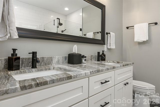 138 Olde Oak Way, Hendersonville, NC 28792