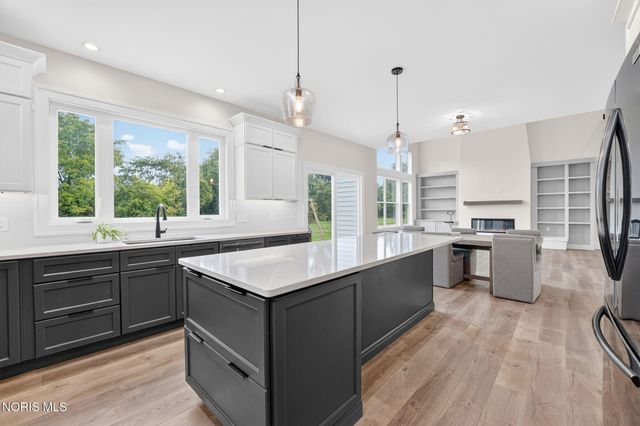 3945 Legacy Trail, Sylvania, OH 43560