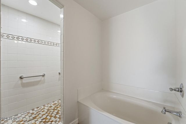 5450 E DEER VALLEY Drive 3023, Phoenix, AZ 85054