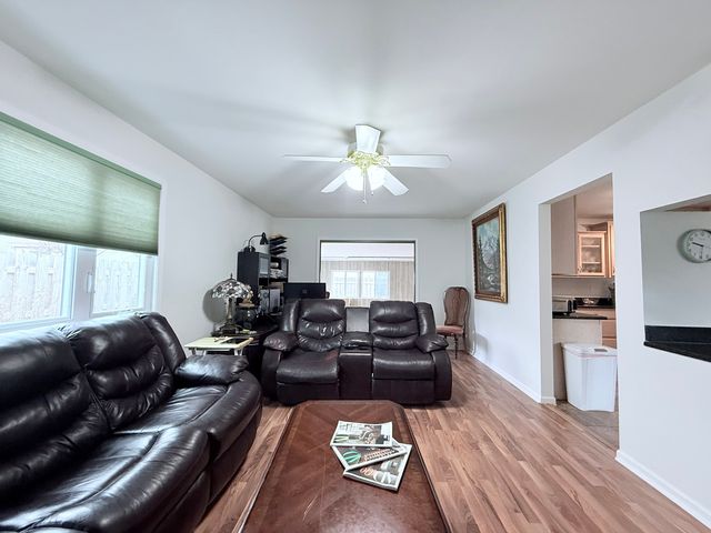 28 W Devon Avenue, Glendale Heights, IL 60139