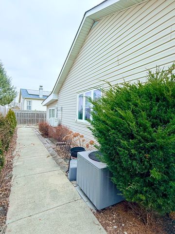 28 W Devon Avenue, Glendale Heights, IL 60139