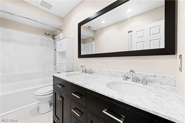 550 Tollis Pky 307, Broadview Heights, OH 44147