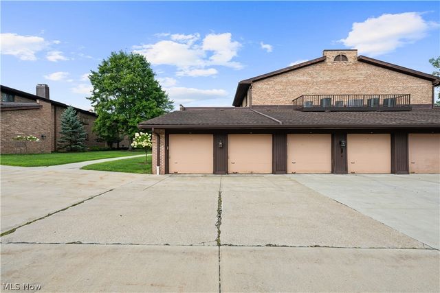 550 Tollis Pky 307, Broadview Heights, OH 44147