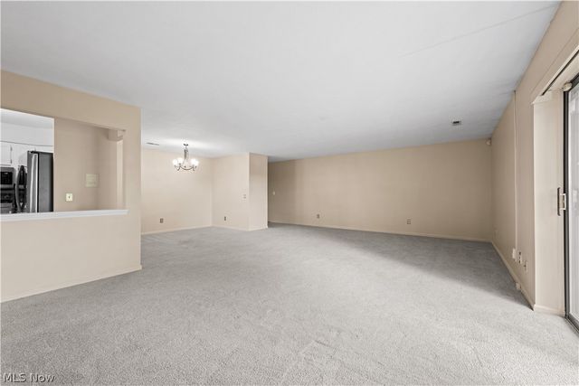 550 Tollis Pky 307, Broadview Heights, OH 44147