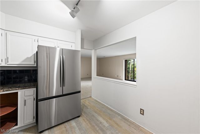 550 Tollis Pky 307, Broadview Heights, OH 44147