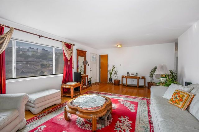 19560 Stanton Ave, Castro Valley, CA 94546