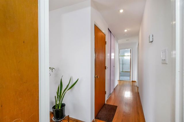 19560 Stanton Ave, Castro Valley, CA 94546